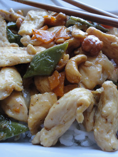 Una foto de Pollo con anacardos y toques thai