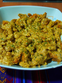 Una foto de POLLO MIL SABORES - ESPECIADO CON SALSA A MI ESTILO