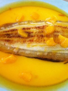 Una foto de Lenguado a la naranja Marisa