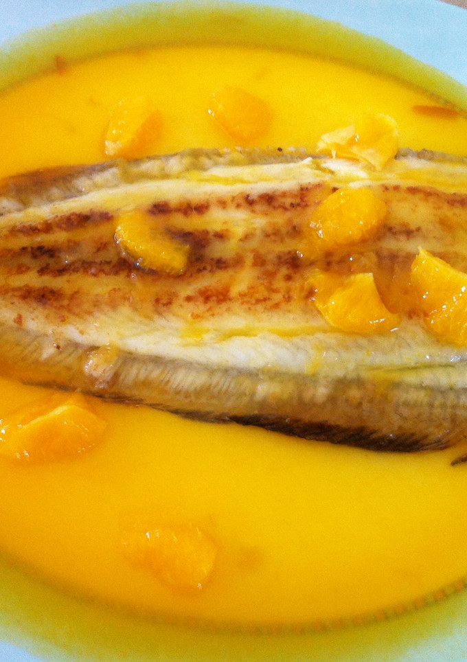 Una foto de Lenguado a la naranja Marisa