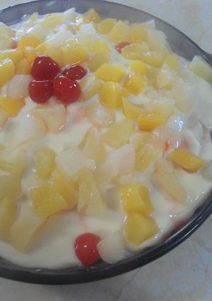 Una foto de Postre helado de cóctel de frutas
