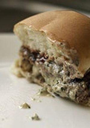 Una foto de Hamburguesa con queso azul