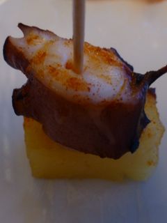 Una foto de Canapé de pulpo