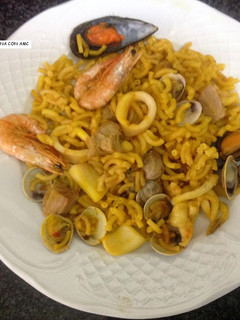 Una foto de Fideuà de mariscos AMC