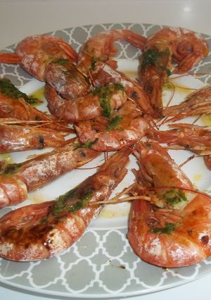 Una foto de Gambones a la plancha con picadillo