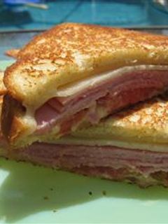 Una foto de Sándwiches de jamón