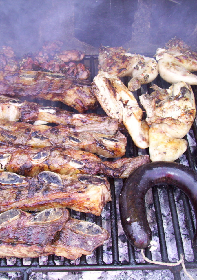 Una foto de Chimichurri casero argentino para carnes