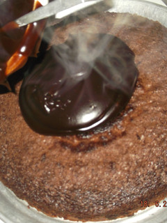 Una foto de Baño de chocolate cremoso para tortas
