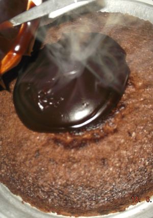 Una foto de Baño de chocolate cremoso para tortas