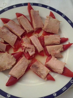 Una foto de Aperitivo de pimientos de piquillo con ventresca