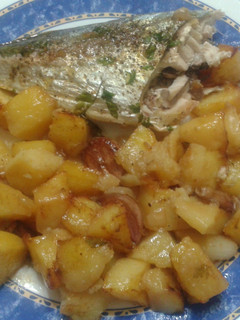 Foto principal de Jurel al horno con fritada de patatas al vino