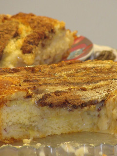 Una foto de Torta de plátano con queso