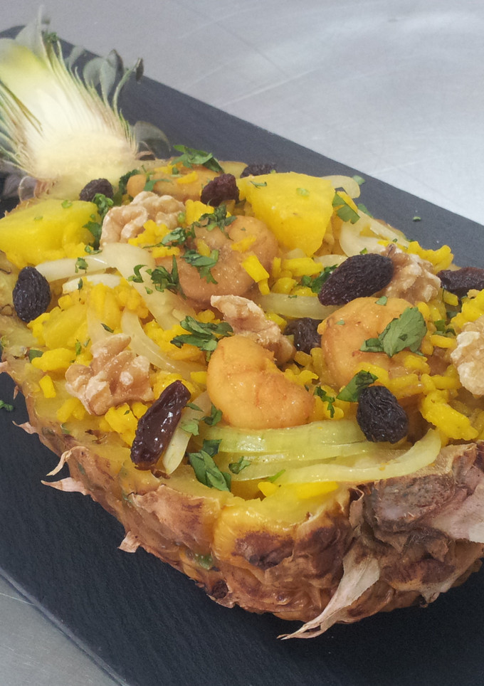 Una foto de Barquita con Arroz Frito con Piña