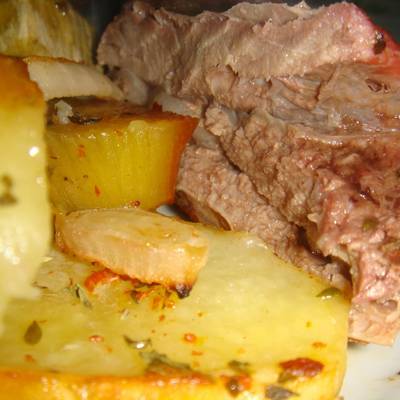 Vacío al horno con papas y batatas Receta de Norali - Cookpad