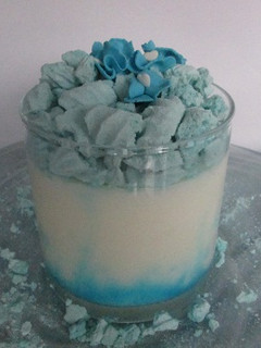 Una foto de Postre de maicena con los colores de cielo