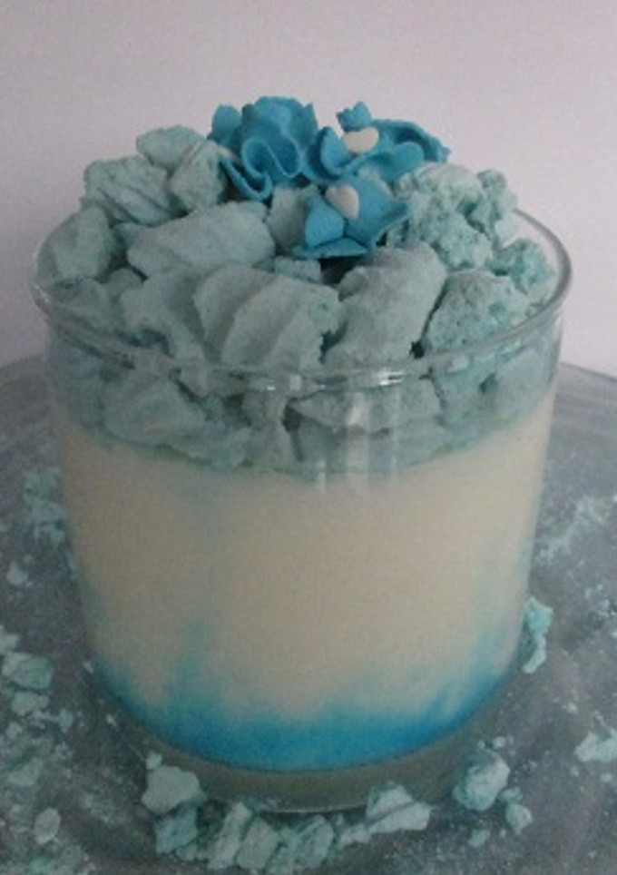 Una foto de Postre de maicena con los colores de cielo