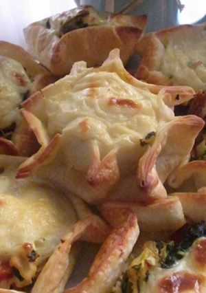 Una foto de Pastelitos o canastitas con espinacas