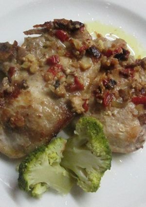 Foto principal de Costeletas de cerdo y verduras maceradas