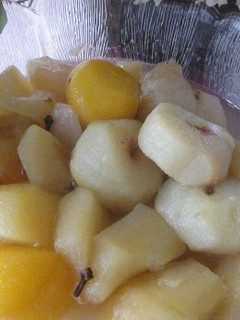 Una foto de Frutas de estación en compota