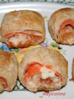 Una foto de Rollitos de hojaldre y salmón