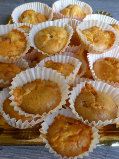 Una foto de Muffins minis de jamón y queso