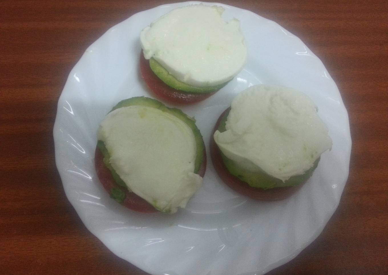🇮🇹 Ensalada de tomate, mozzarella y aguacate 🇮🇹