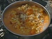 Una foto de locro argentino