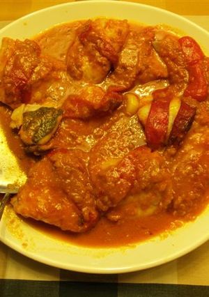 Una foto de Bacalao al Chilindrón