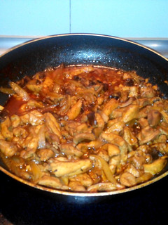 Una foto de Salteado de pollo con shiitake
