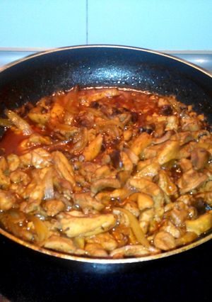 Una foto de Salteado de pollo con shiitake