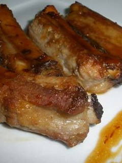 Una foto de Costillas de cerdo pintadas con miel