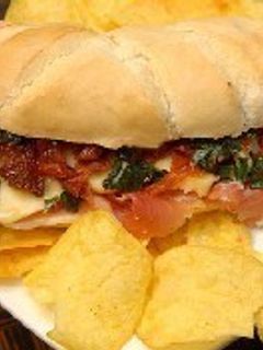 Una foto de Sandwich bocatta caprese