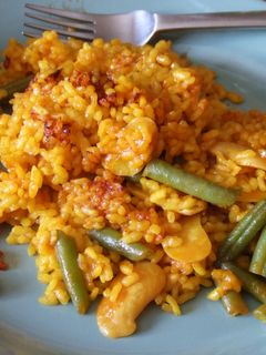 Una foto de Paella de pollo Fernando