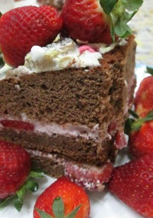 Una foto de Tarta de chocolate y crema de fresas de Flor