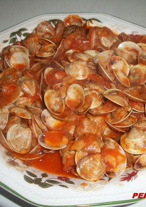 Una foto de Almejas a la marinera picantitas