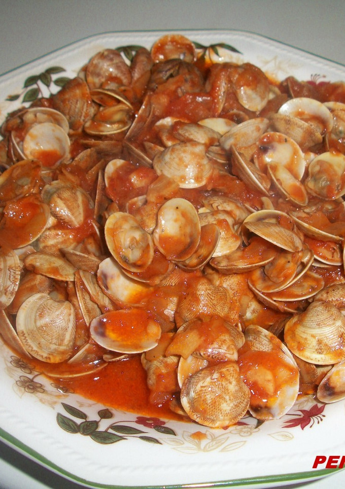 Una foto de Almejas a la marinera picantitas