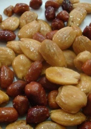 Una foto de Almendras fritas saladas