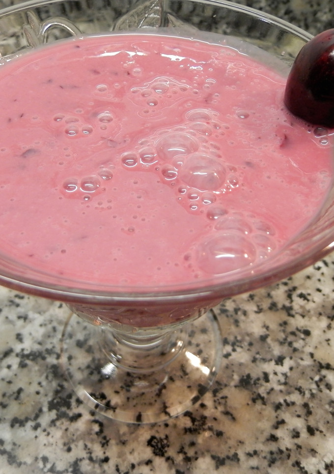 Una foto de Crema fría de cerezas