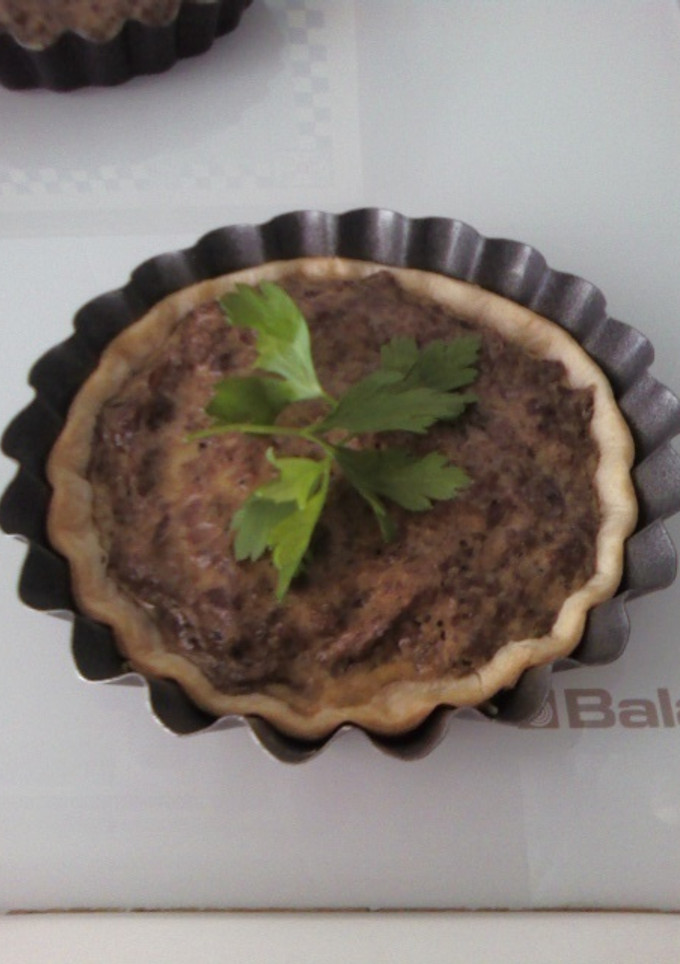 Una foto de Quiche de morcilla de cebolla