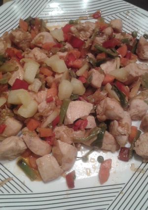 Una foto de Tacos de pollo y verduras