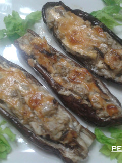 Una foto de Berenjenas con caballa y mayonesa gratinadas