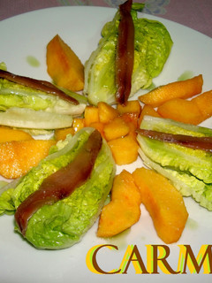 Una foto de Ensalada de cogollos agridulce