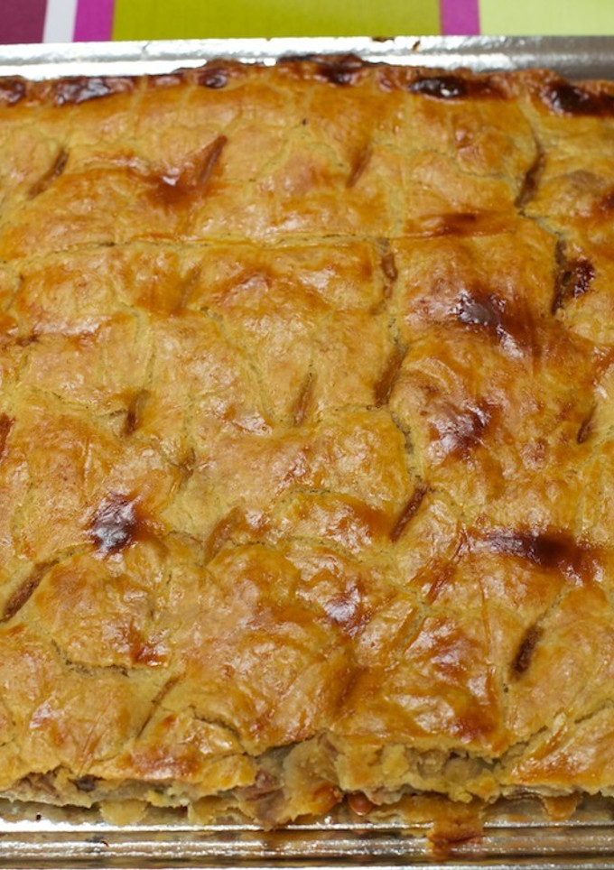 Una foto de Coca amb tonyina