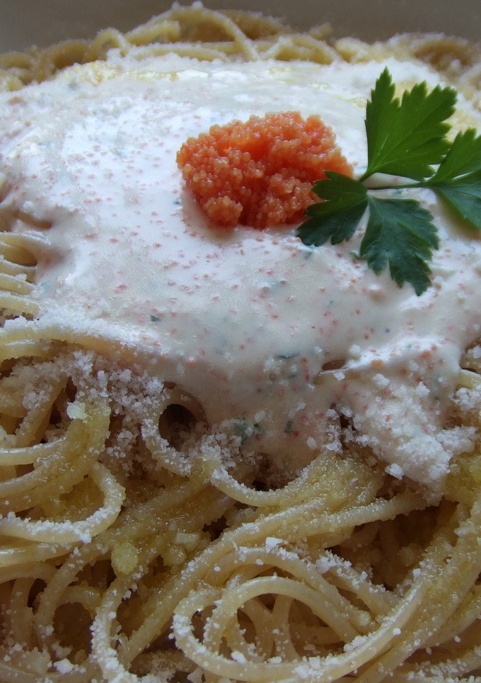 Una foto de Spaghetti con salsa de huevas de salmón