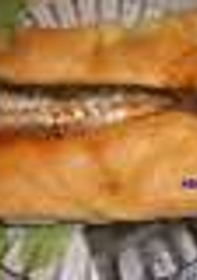 Una foto de Torta de pan con sardinas de bota