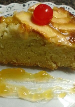 Una foto de Pastel de manzana con mermelada albaricoque