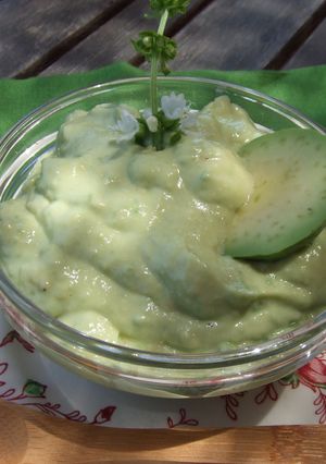 Una foto de Salsa de aguacate y mayonesa