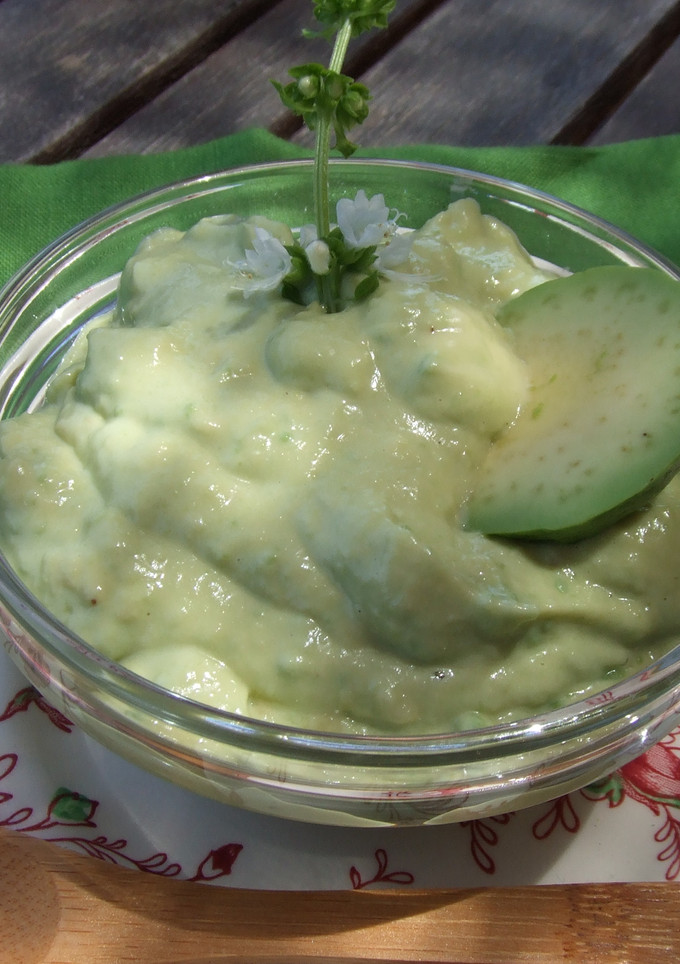 Una foto de Salsa de aguacate y mayonesa