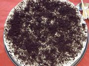 Una foto de torta helada de oreo