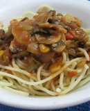 Champiñones en salsa de tomate con vegetales